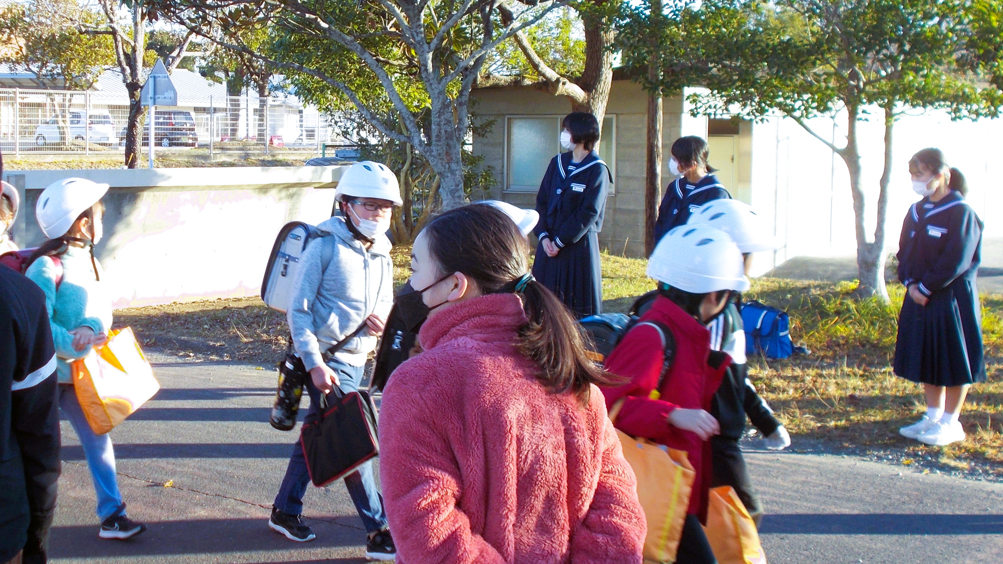 041212 学園挨拶運動3