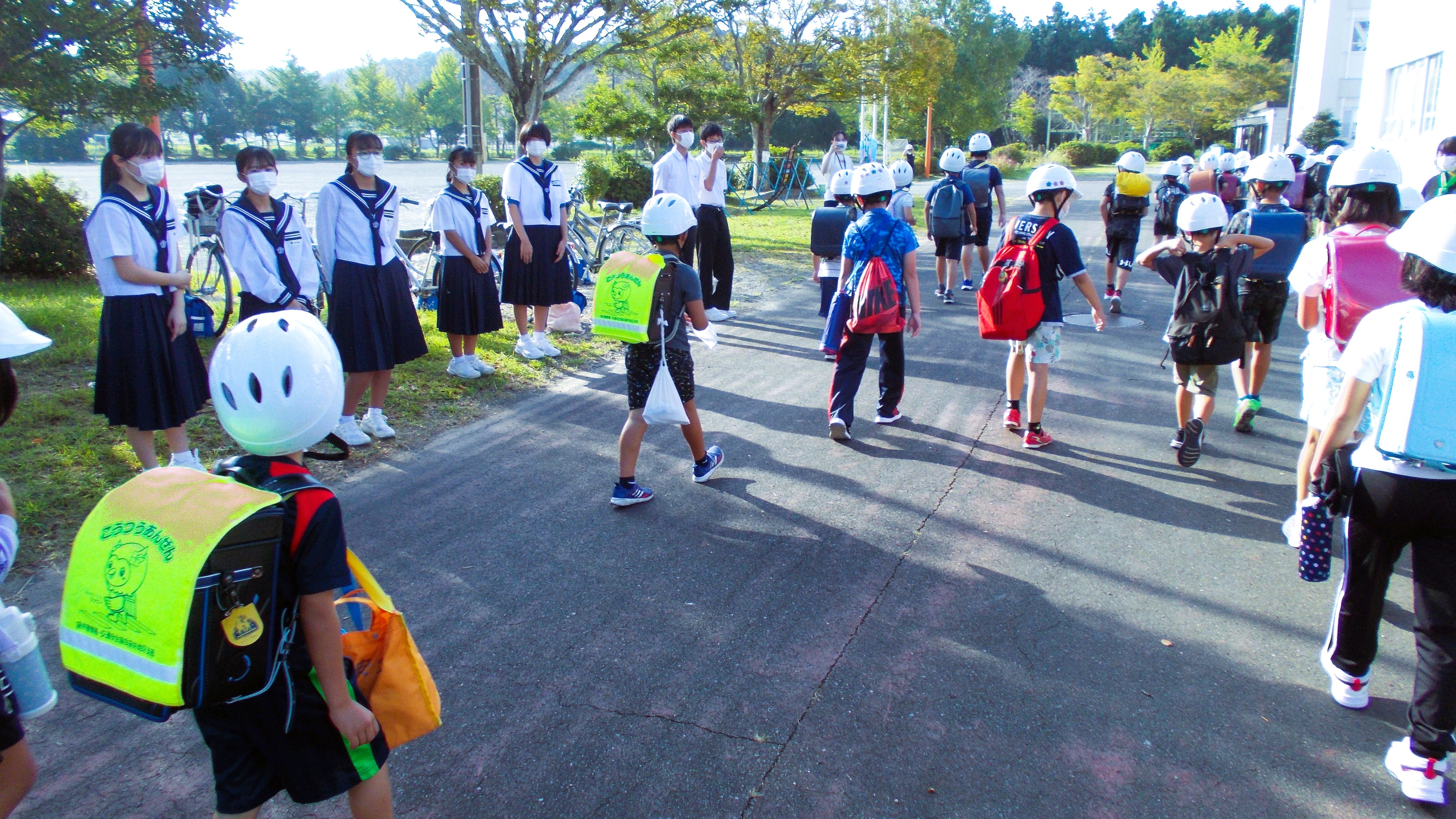 041004 学園あいさつ運動